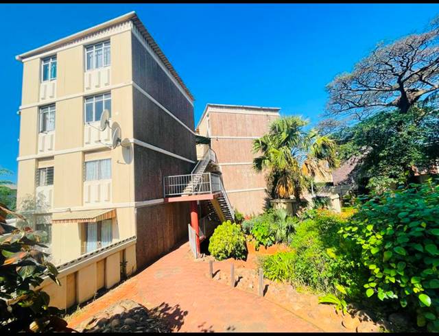 3 BEDROOM APARTMENT FOR SALE IN MONTCLAIR